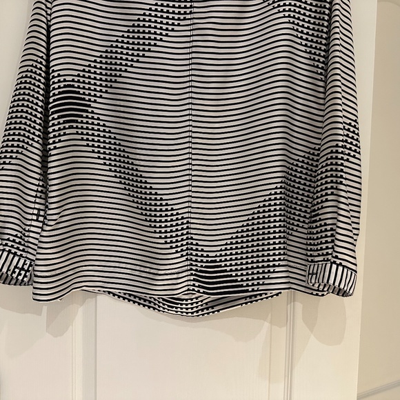 Burberry Brit Blouse, Size XS, Black and White - Picture 4 of 11